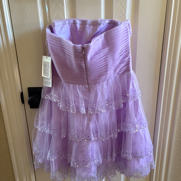 Ruched Strapless Tiered Ruffle Tulle Homecoming Dress with Sequins Beads size 8 - Picture 4 of 4
